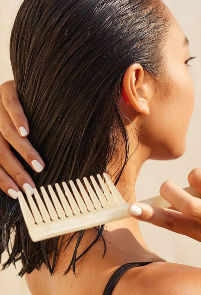 LIGHT DROPS Chocolate Obsession – Flüssigkristalle für Haare
Mit dem exklusiven Komplex NUTRIGLOW™ #CAP27
