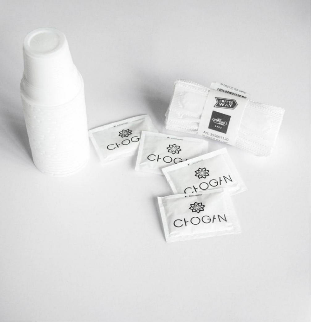 Kaffee/ KAFFEEZUBEHÖR-SET (ZUCKER, RÜHRSTÄBCHEN, KAFFEEBECHER) – 100 ST. PRO ARTIKEL <COD.: CFKIT>