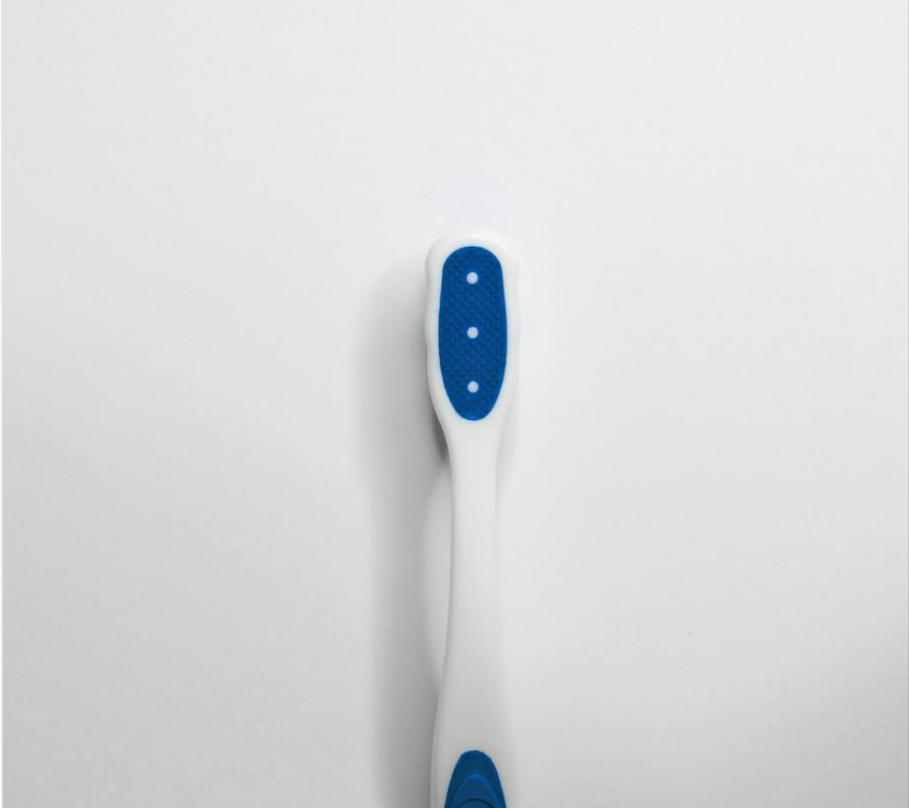 Zahnbürste – mittel (weiß/blau)