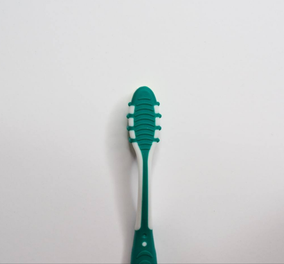 EXTRA CLEAN Zahnbürste – mittel (grün/weiß)