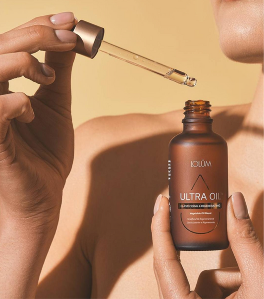 ULTRA OIL™ – PFLANZENÖLMISCHUNG, STRAFFEND UND REGENERIEREND 
Angereichert mit Phytosqualan #LO008