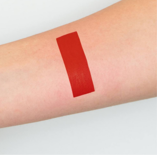 FLÜSSIGER LIPPENSTIFT MIT MATTEM EFFEKT UND LANGEM HALT – RED VELVET #MKLIP40