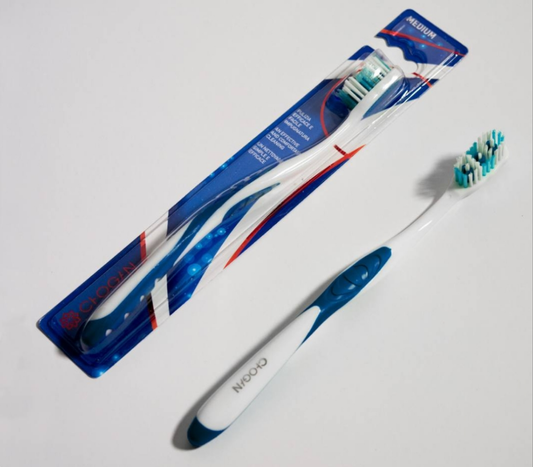 Zahnbürste – mittel (weiß/blau)